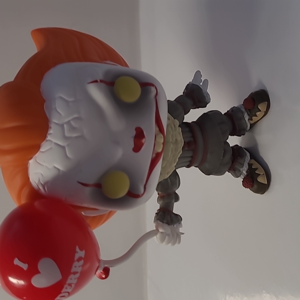 Funko pop pennywise with balloon #780